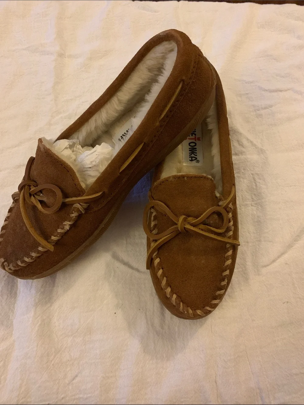 Minnetonka Women’s Moccasin Brown Shoe Slipper Sz 6 NEW Shearling Lined Hardsole